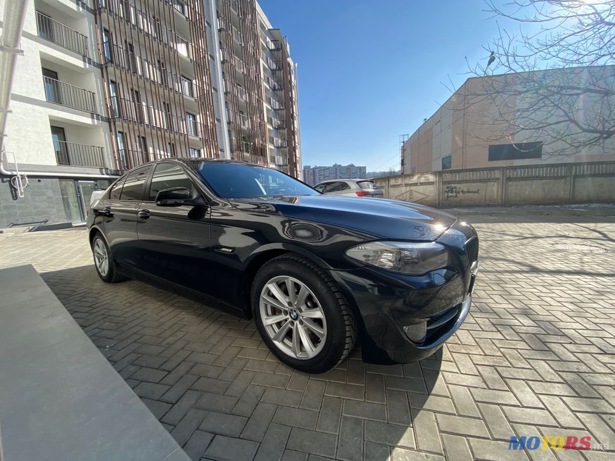2012' BMW 5 Series photo #1