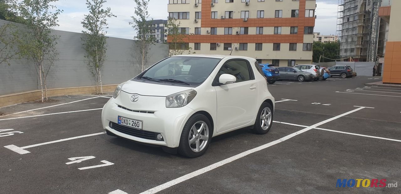 2009' Toyota iQ photo #2