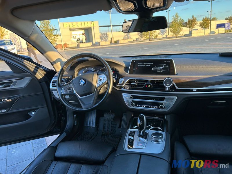 2018' BMW 7 Series photo #5