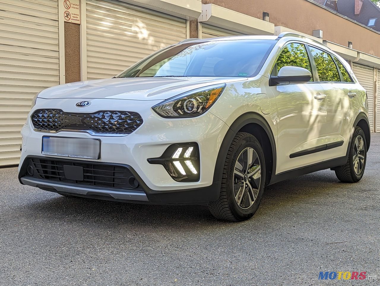 2020' Kia Niro photo #2