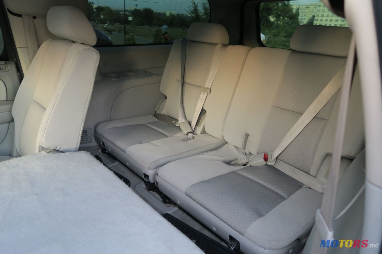 2009' Chevrolet Suburban photo #6