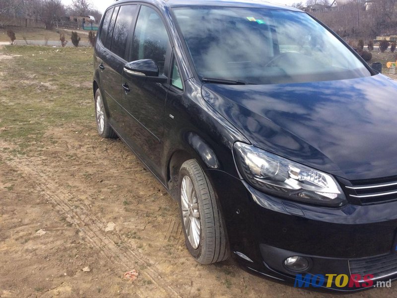 2014' Volkswagen Touran photo #2