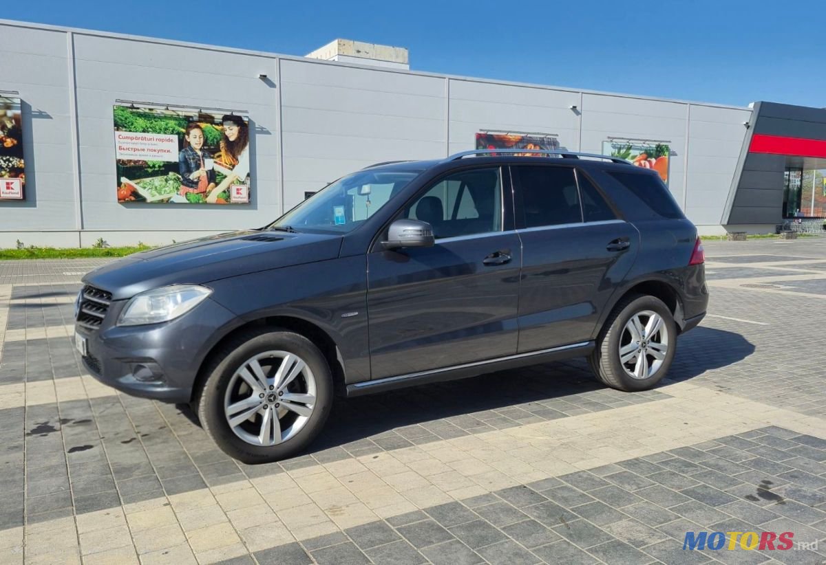 2011' Mercedes-Benz M-Class photo #4