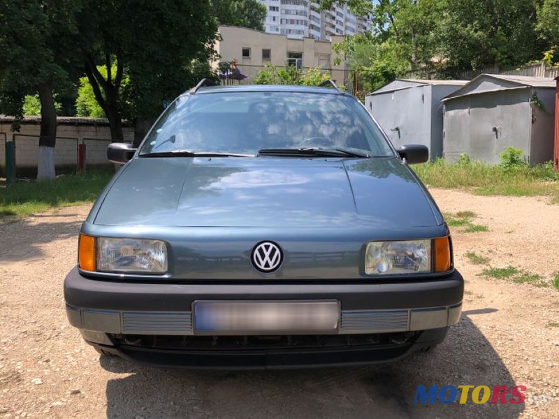 1989' Volkswagen Passat photo #2