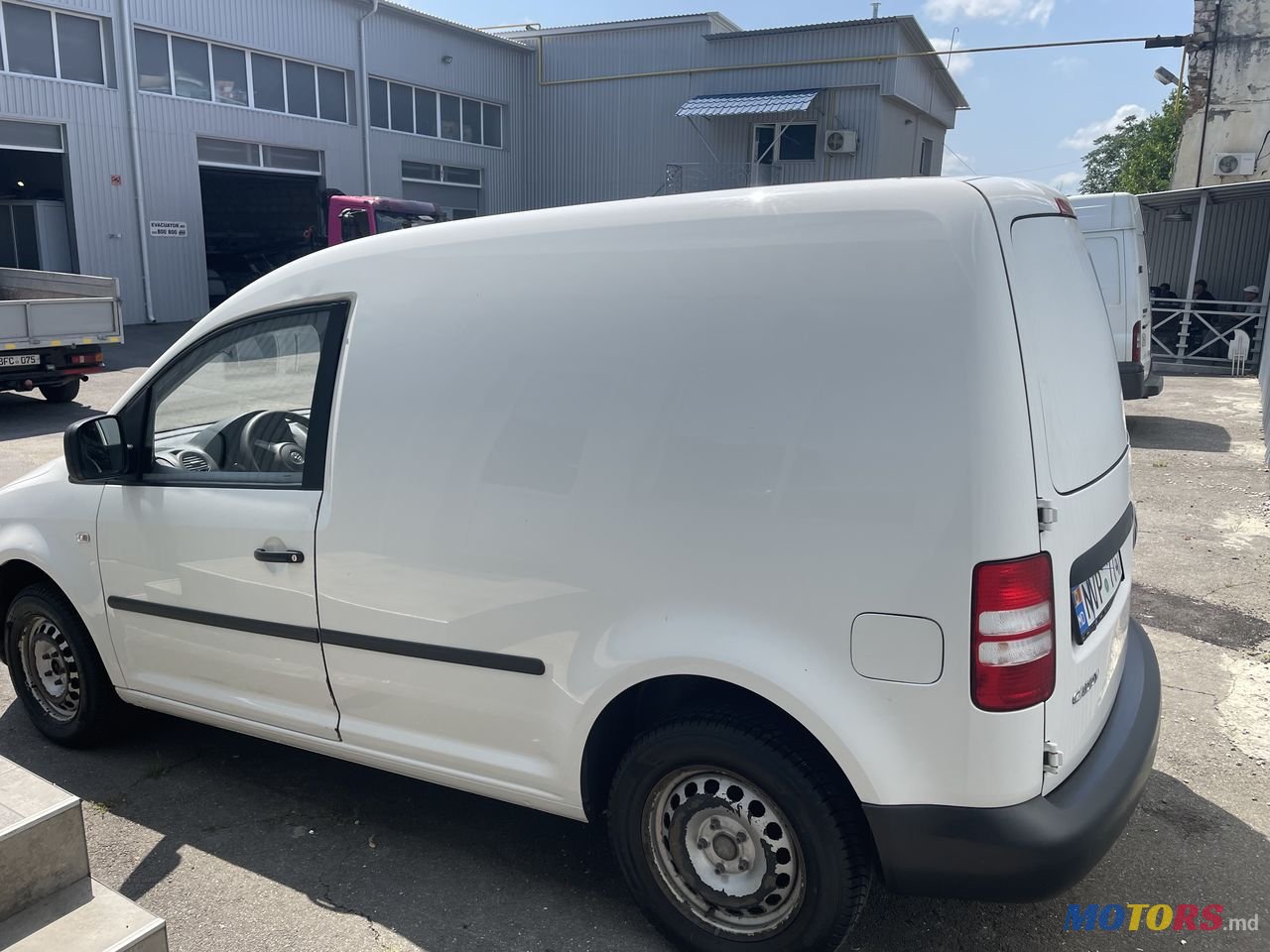 2014' Volkswagen Caddy photo #6