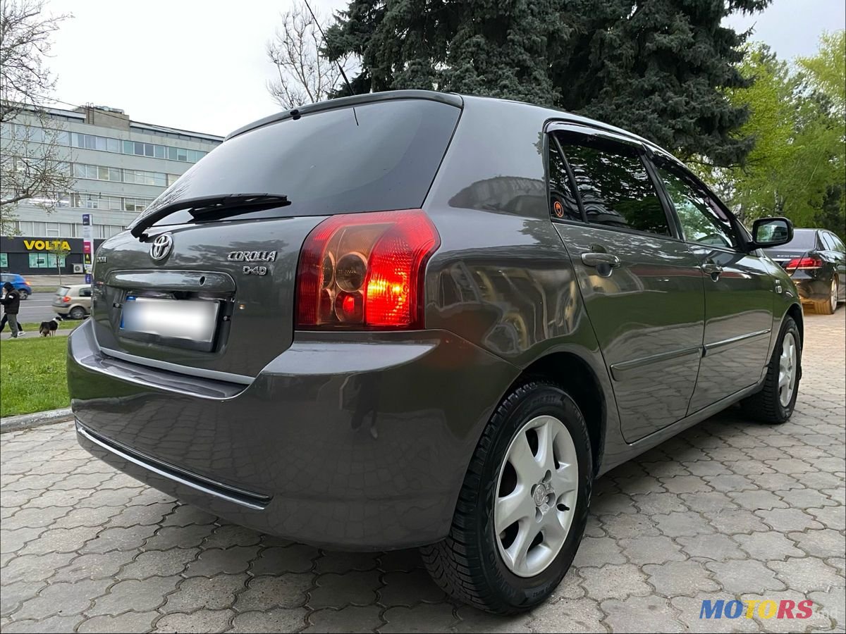 2005' Toyota Corolla photo #2