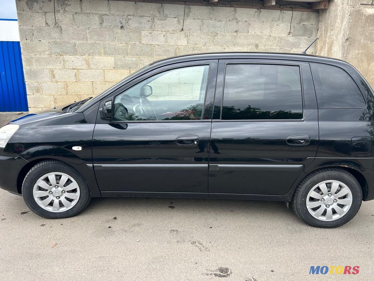 2009' Hyundai Matrix photo #2