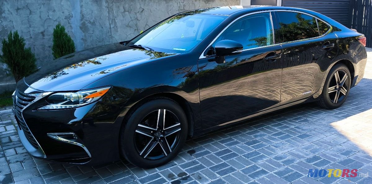 2013' Lexus Es Series photo #2