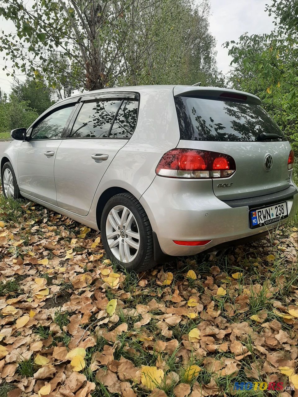 2010' Volkswagen Golf photo #5