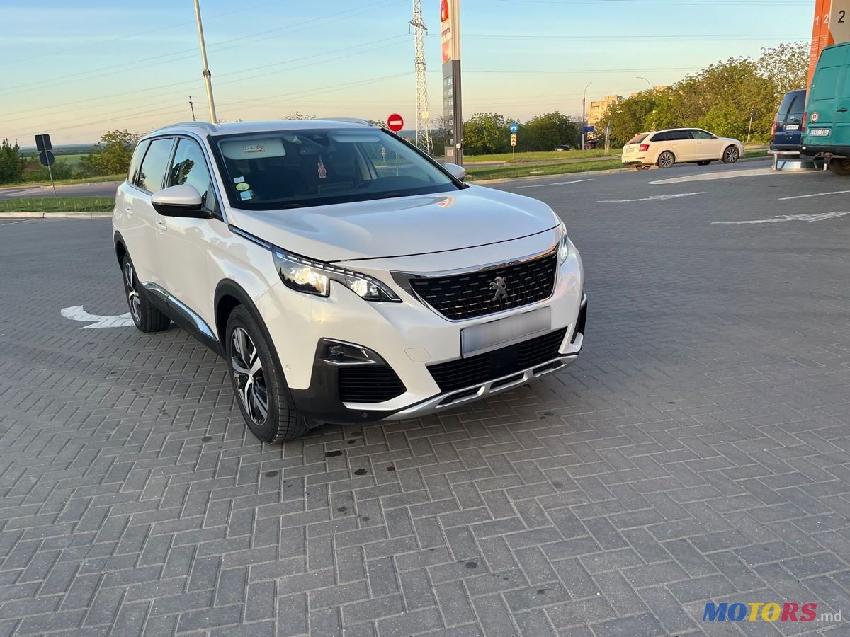 2018' Peugeot 5008 photo #2