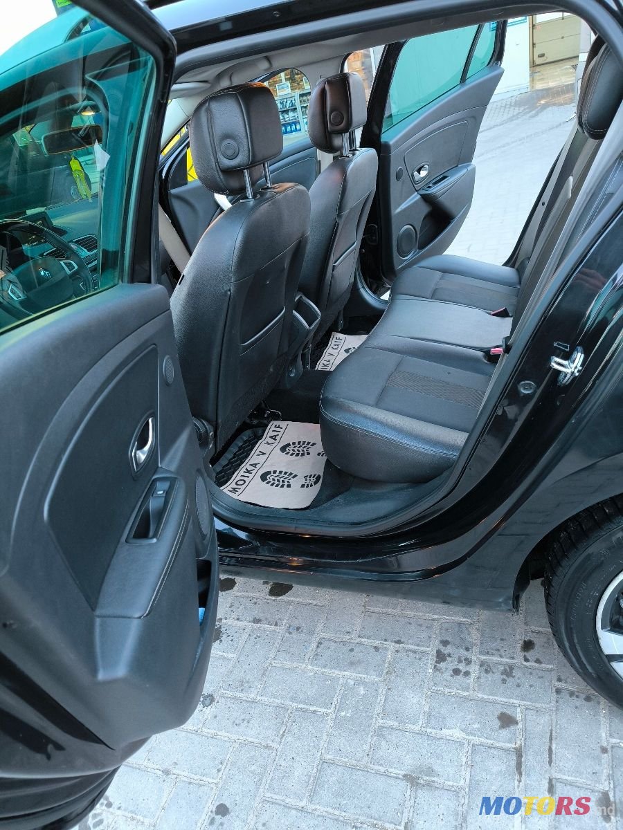 2011' Renault Megane photo #4