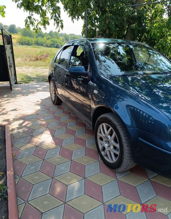 2005' Volkswagen Bora photo #3