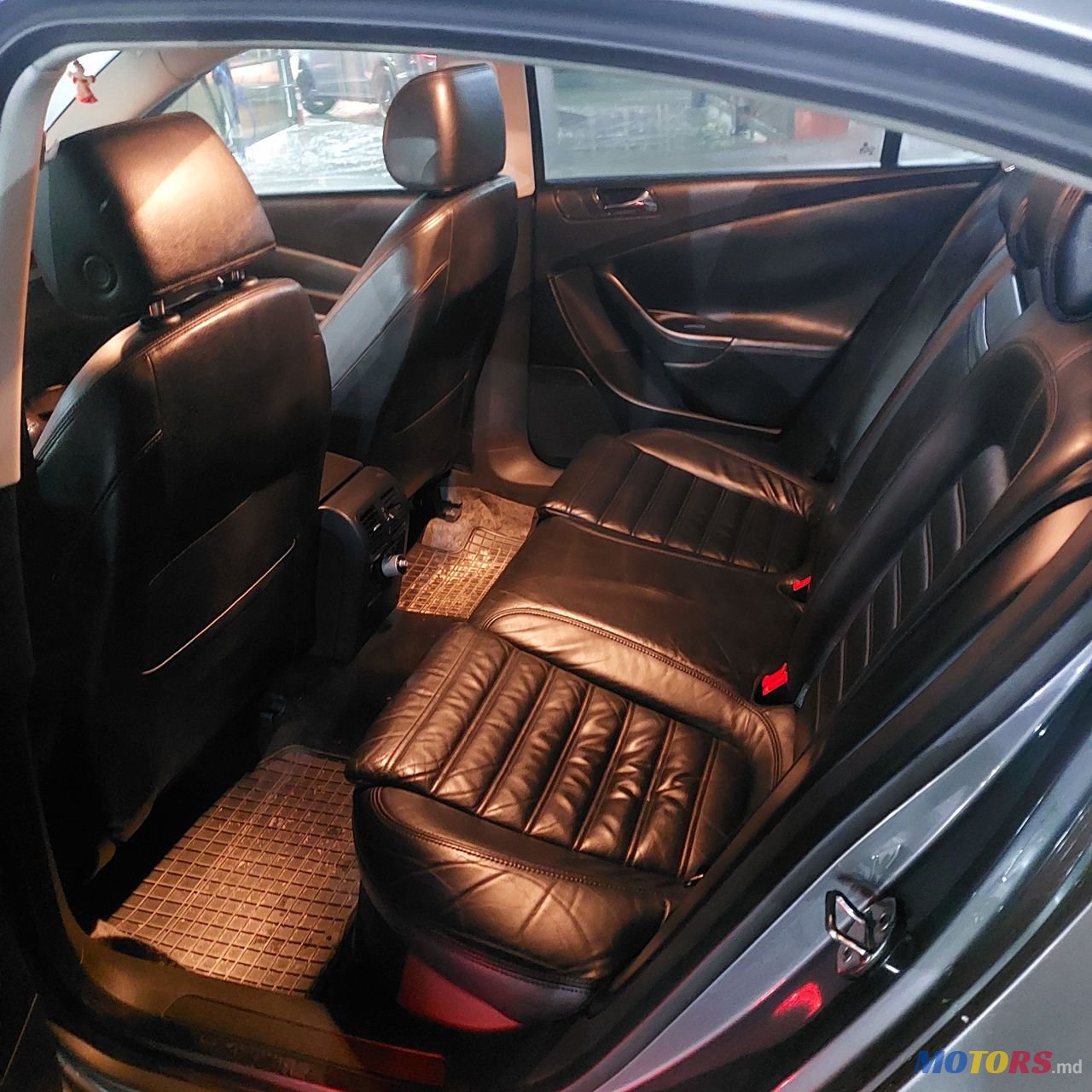 2006' Volkswagen Passat photo #4