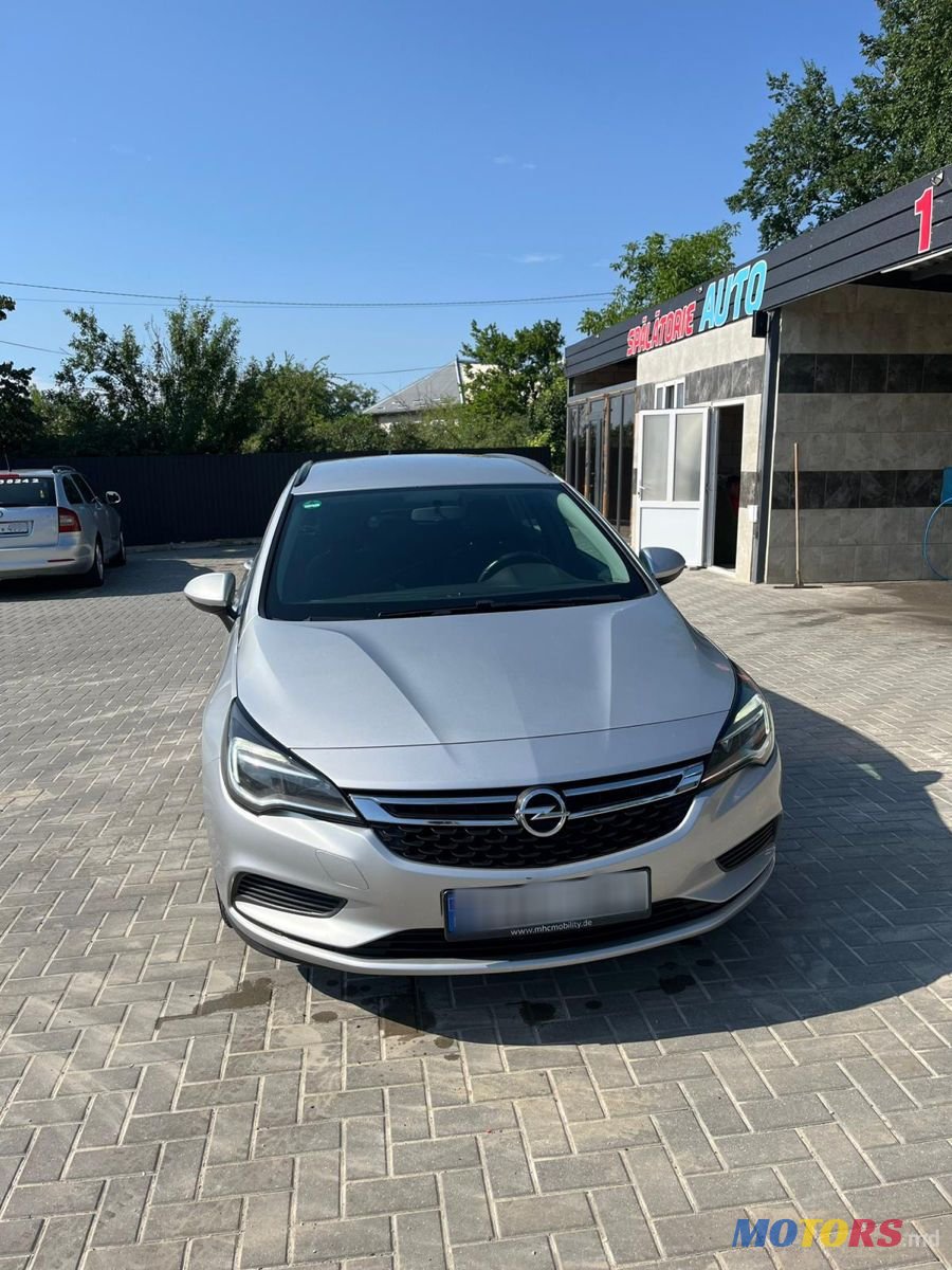 2017' Opel Astra photo #3