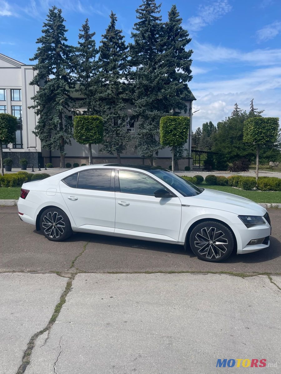 2016' Skoda Superb photo #5