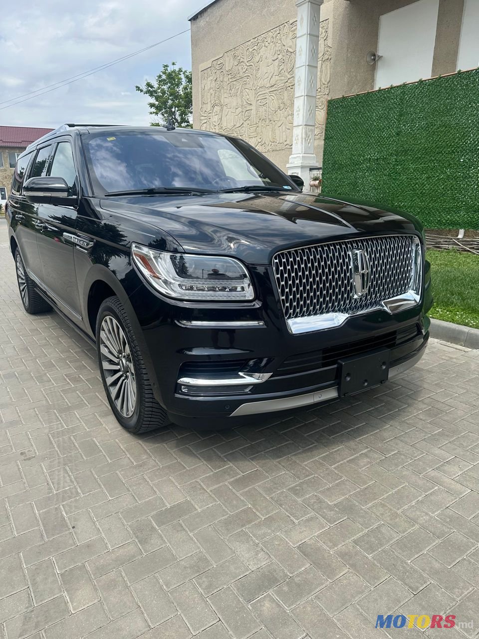 2019' Lincoln Navigator photo #2