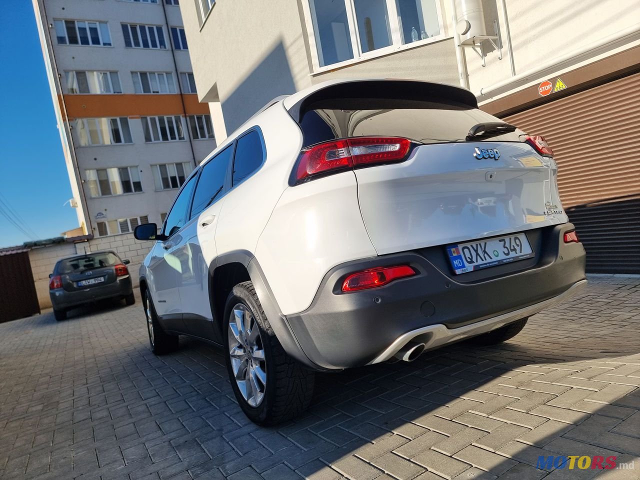 2016' Jeep Cherokee photo #6