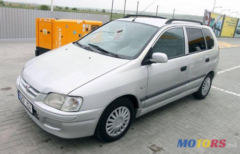 2002' Mitsubishi Space Star photo #2