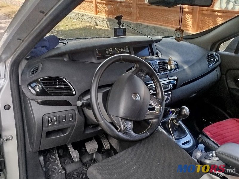 2014' Renault Grand Scenic photo #6