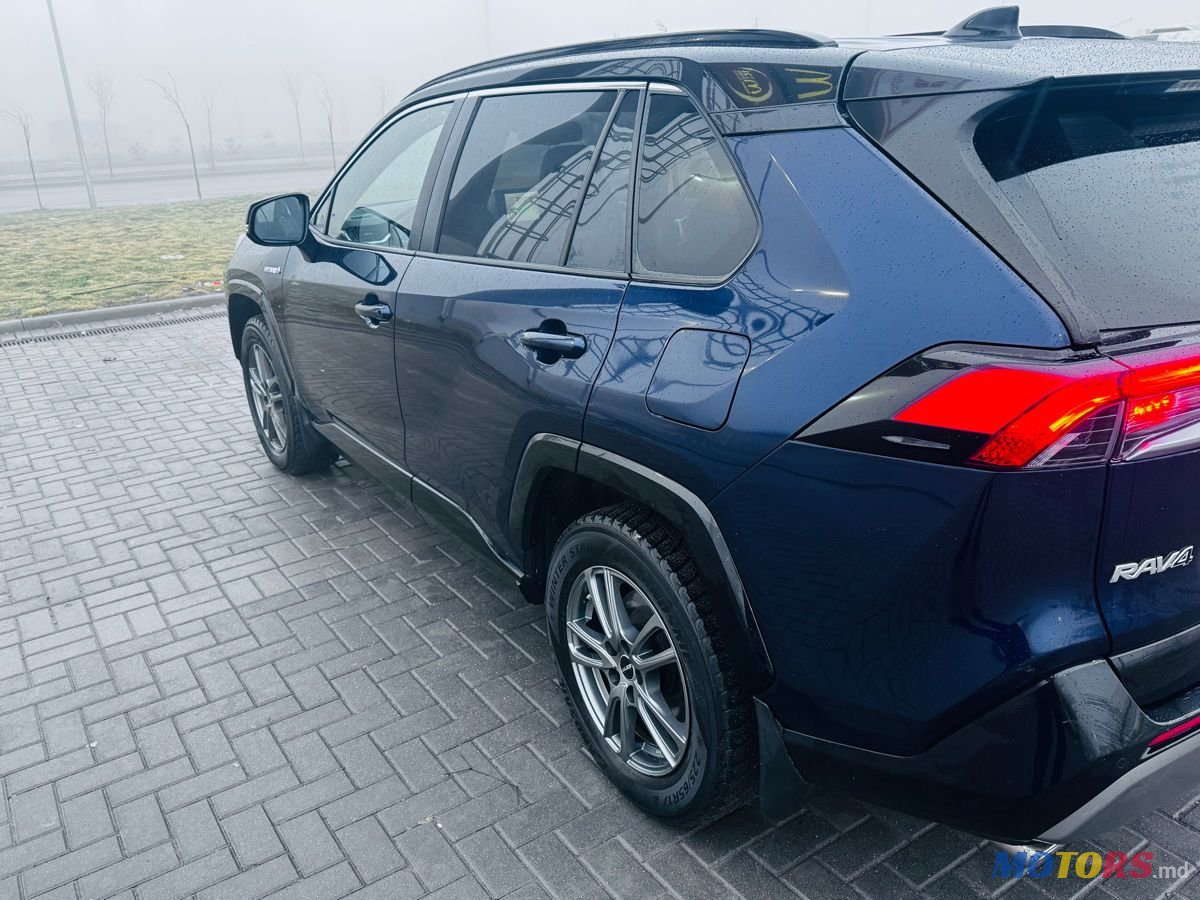 2019' Toyota RAV4 photo #3