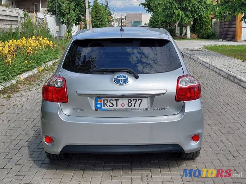 2011' Toyota Auris photo #4