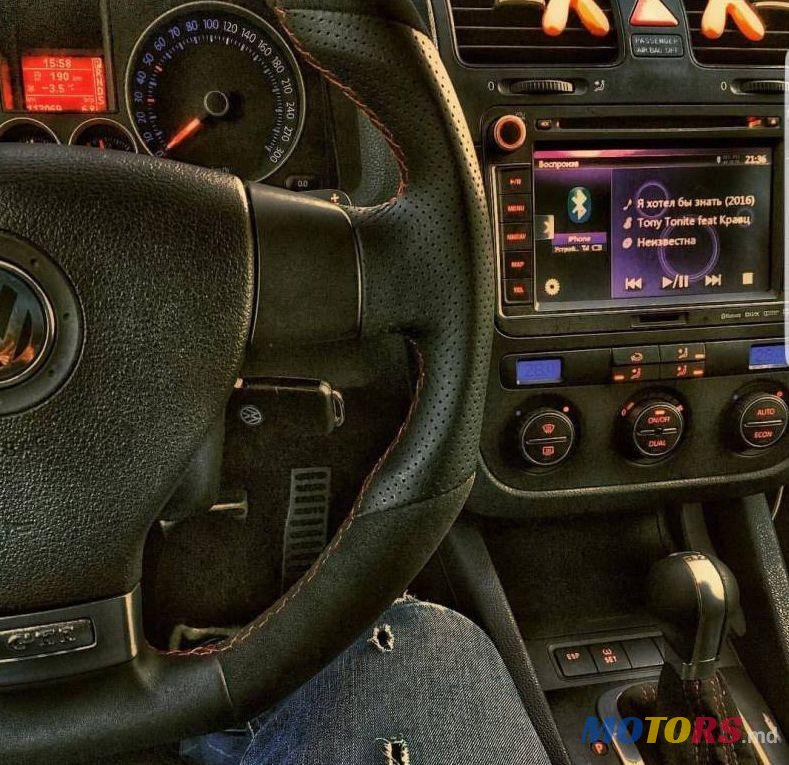 2006' Volkswagen Golf photo #2