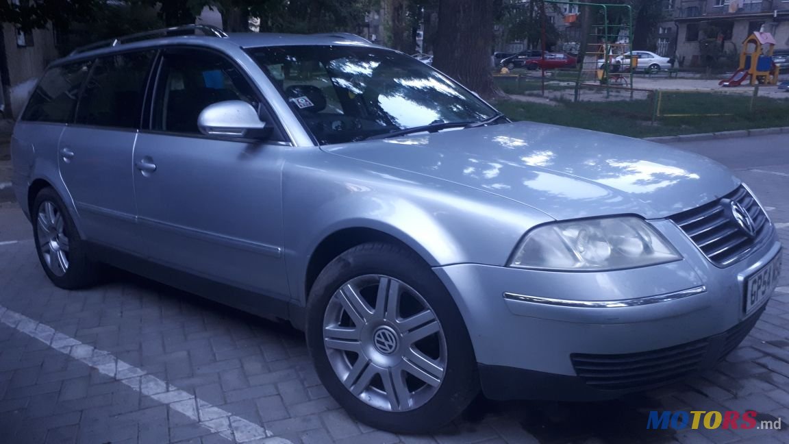 2004' Volkswagen Passat photo #3