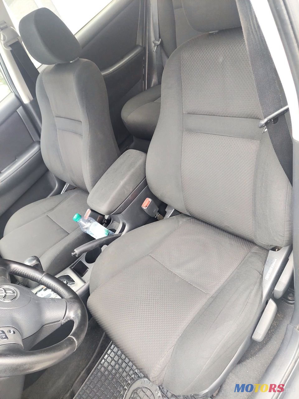 2005' Toyota Corolla photo #5