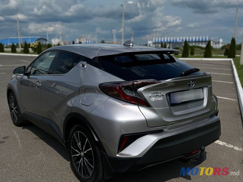 2019' Toyota C-HR photo #2