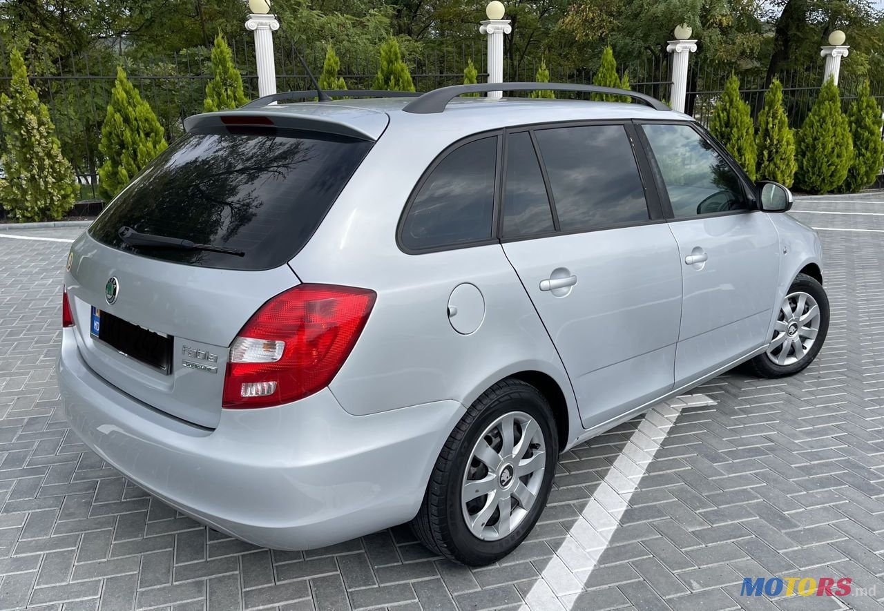 2011' Skoda Fabia photo #6