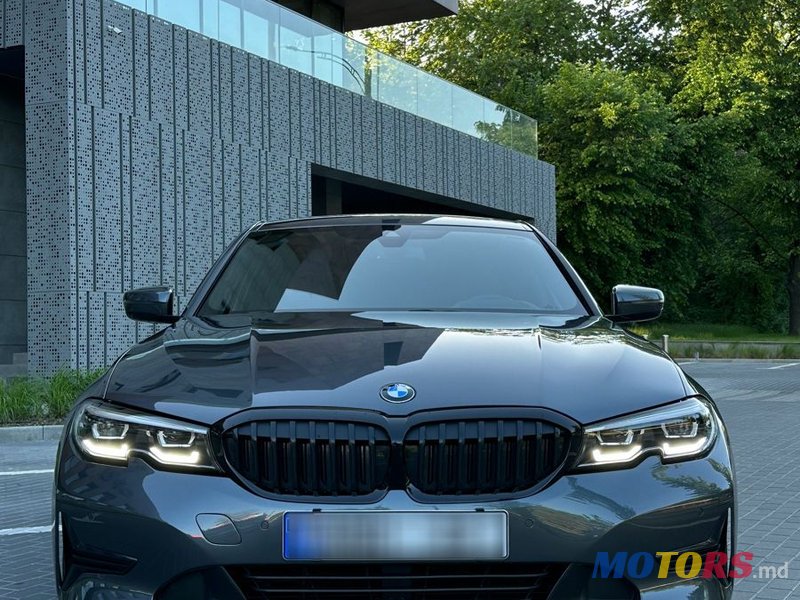 2019' BMW 3 Series photo #2