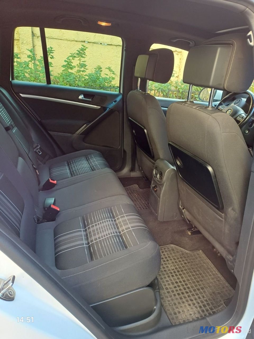 2015' Volkswagen Tiguan photo #5