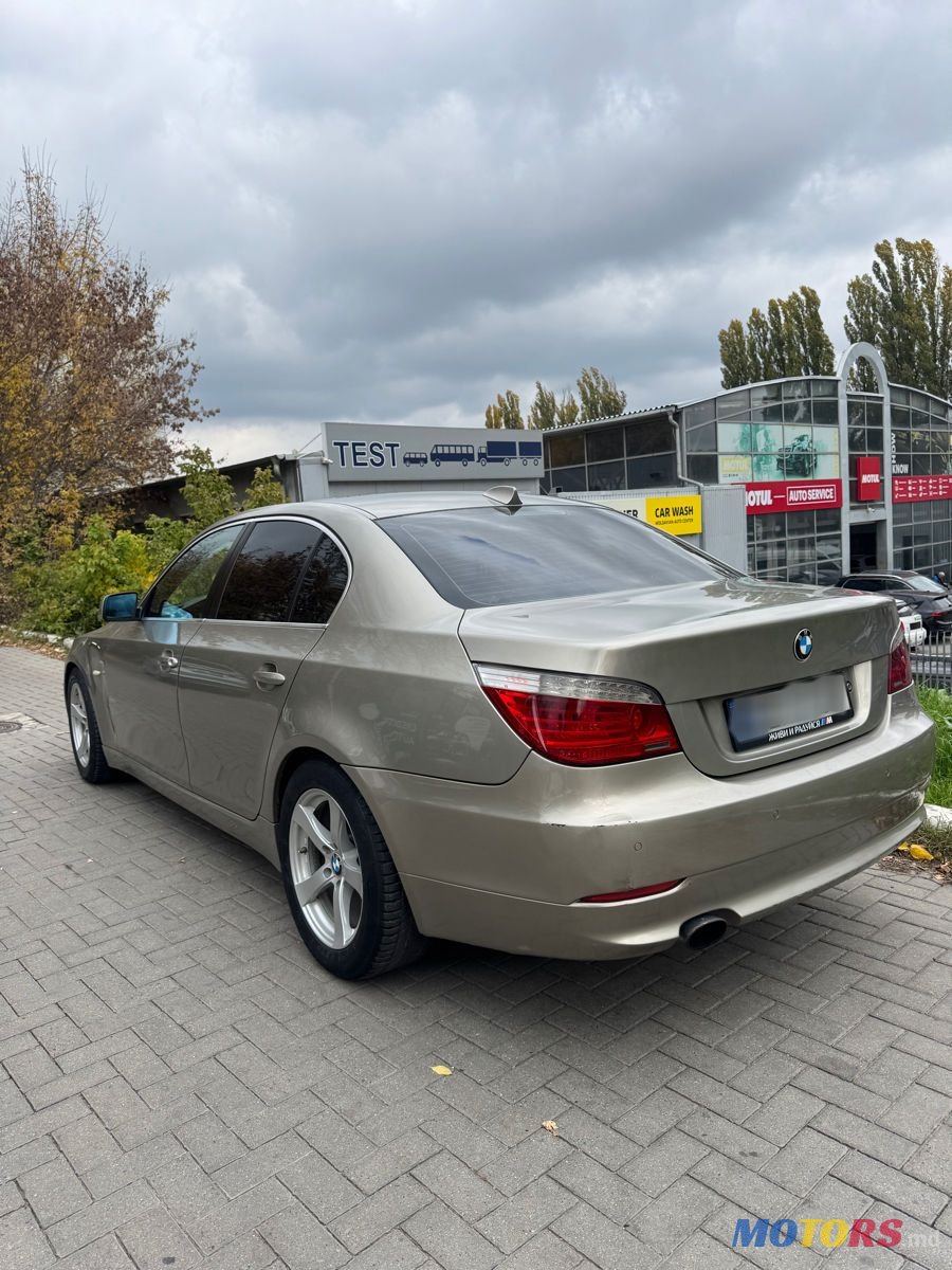 2009' BMW 5 Series photo #4