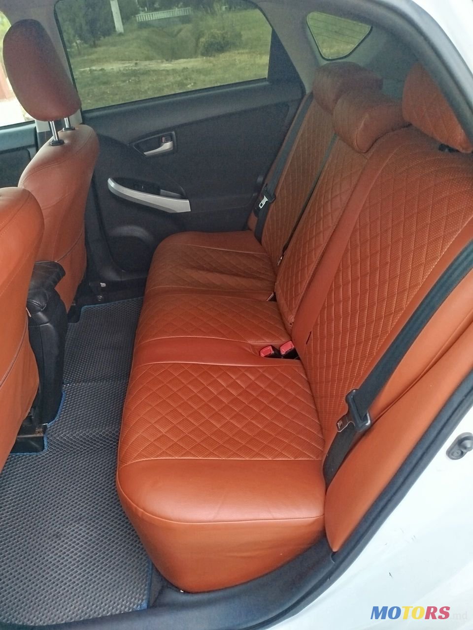 2013' Toyota Prius photo #3