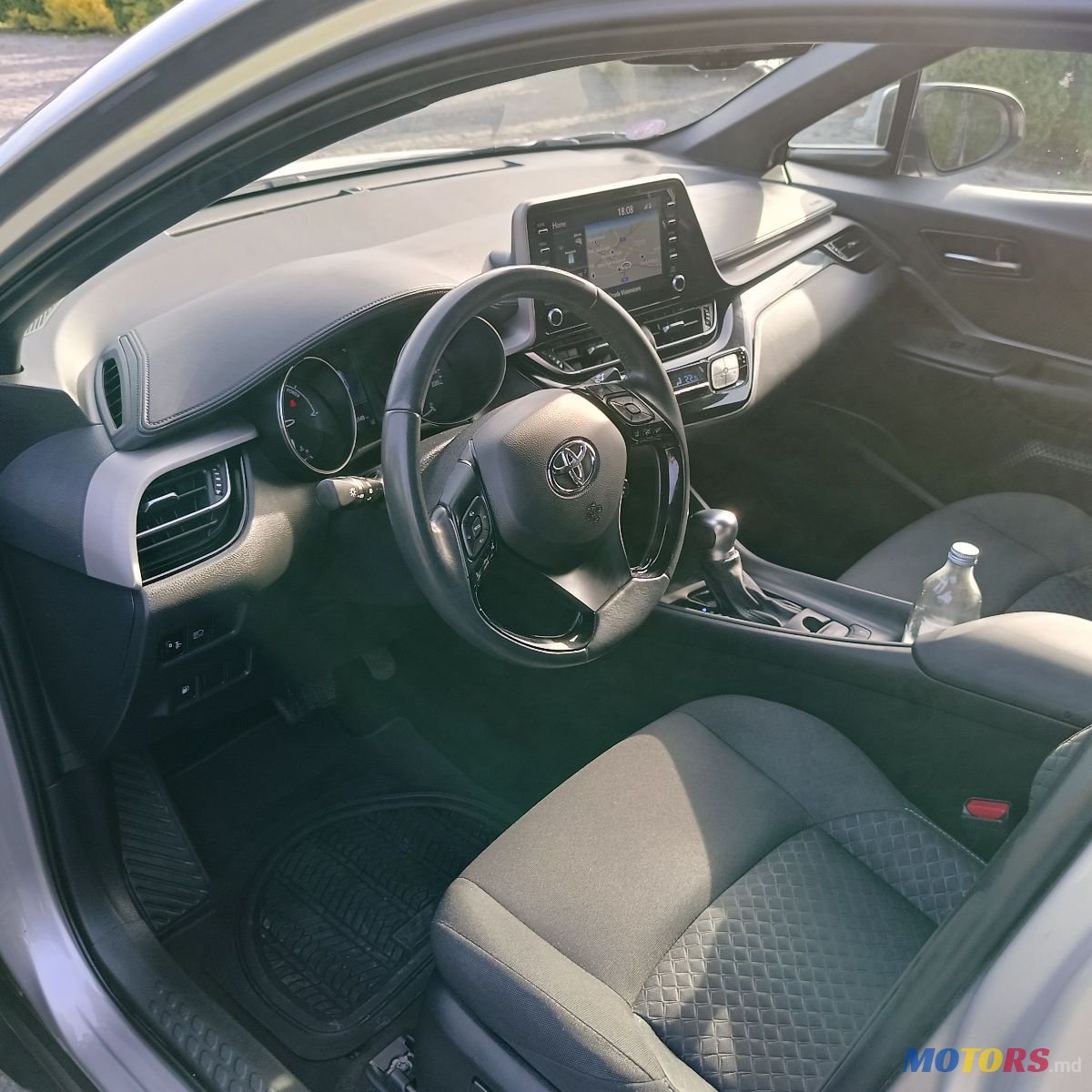 2021' Toyota C-HR photo #6