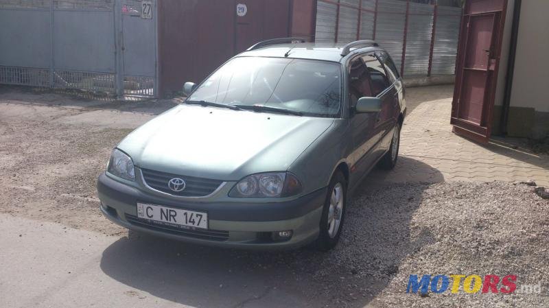 2001' Toyota Avensis photo #1