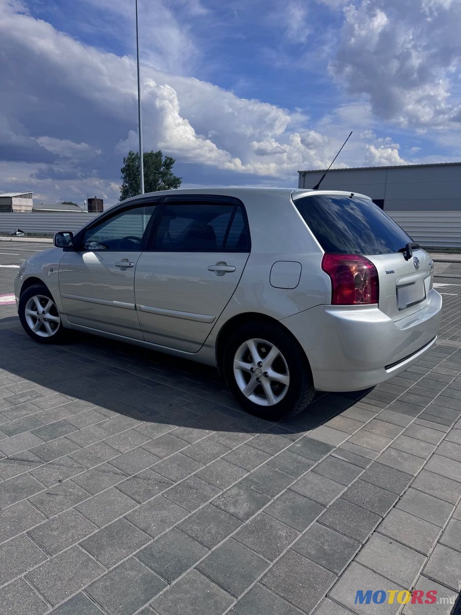 2005' Toyota Corolla photo #3
