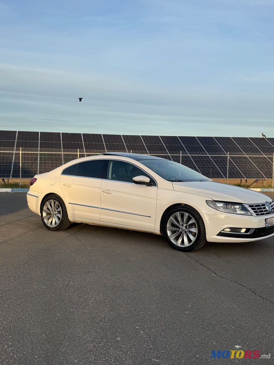 2014' Volkswagen Passat photo #2