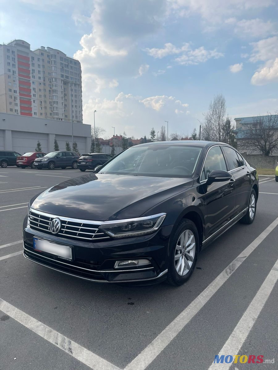 2018' Volkswagen Passat photo #2