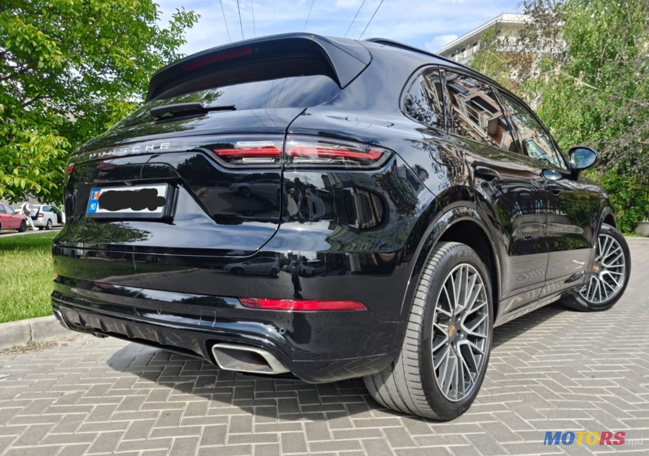 2021' Porsche Cayenne photo #5