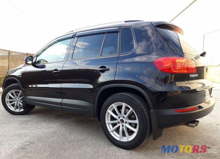 2012' Volkswagen Tiguan photo #1