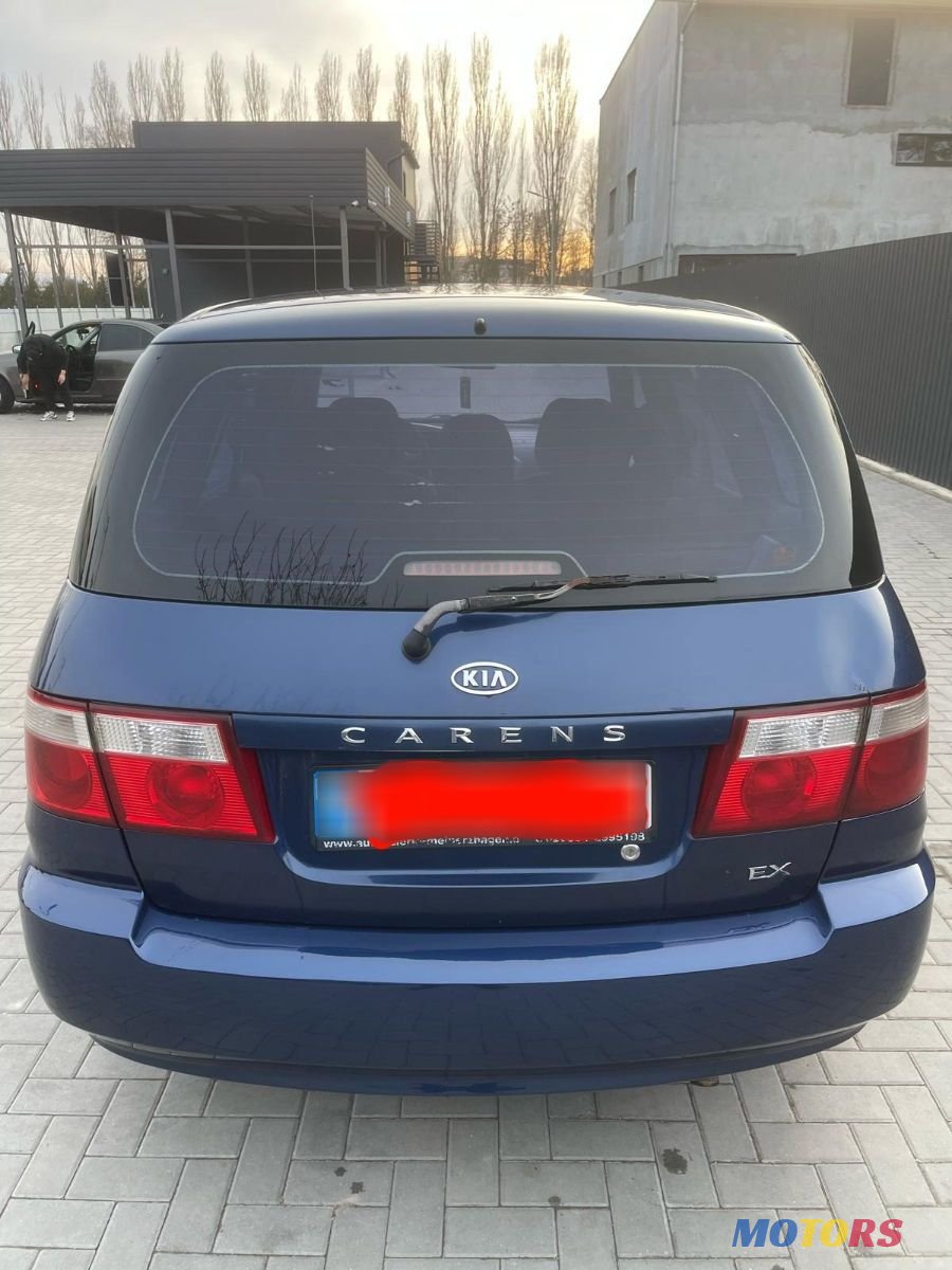 2004' Kia Carens photo #1