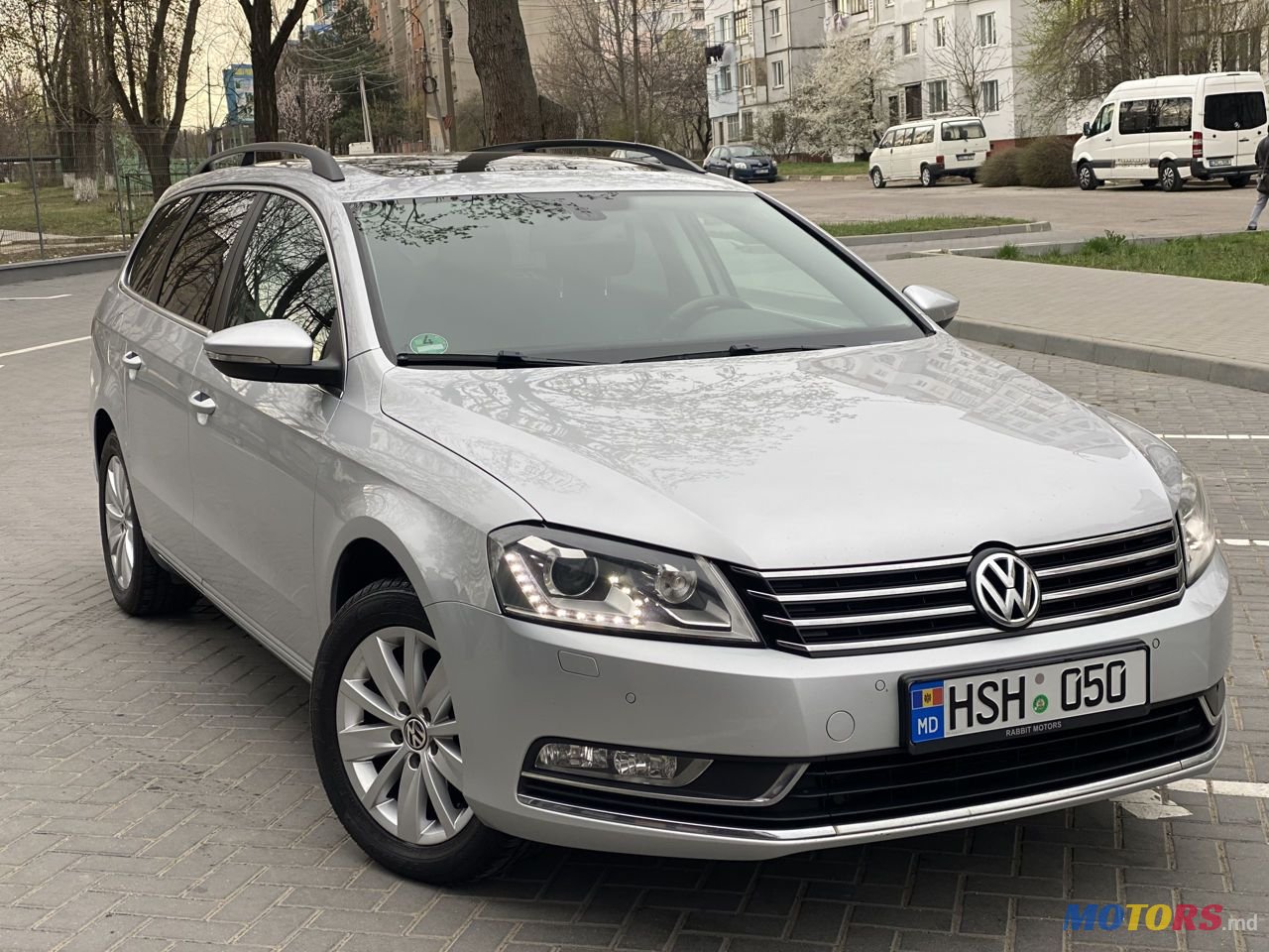 2011' Volkswagen Passat photo #2