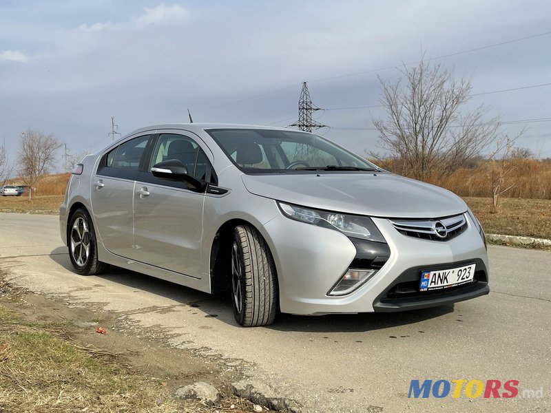 2012' Opel Ampera photo #2