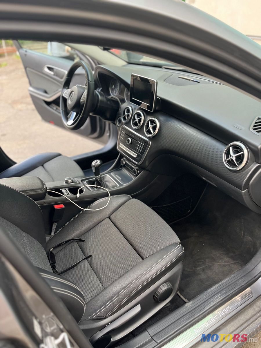 2016' Mercedes-Benz A Класс photo #3