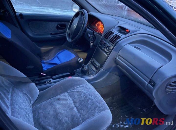 1996' Renault Laguna photo #2