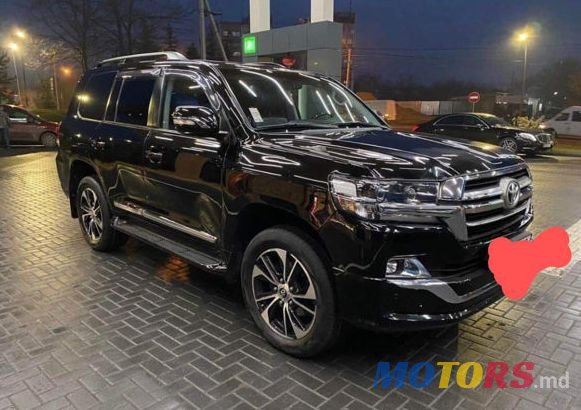 2009' Toyota Land Cruiser photo #3