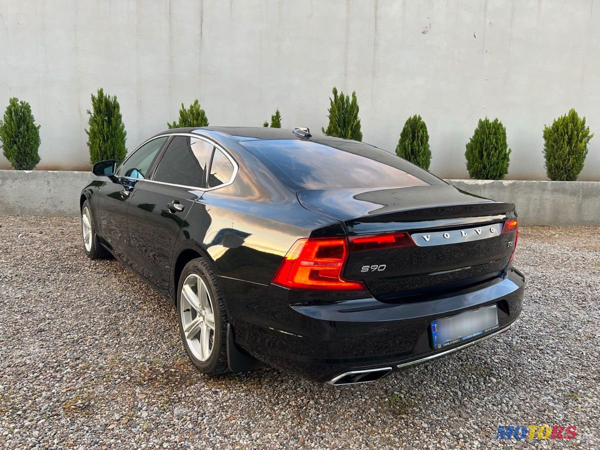 2017' Volvo S90 photo #3