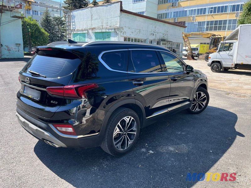 2019' Hyundai Santa Fe photo #2