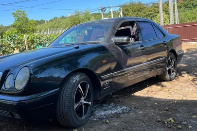 1998' Mercedes-Benz E-Class